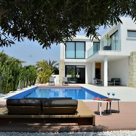 Villa With Private Pool Llobregales Extérieur photo